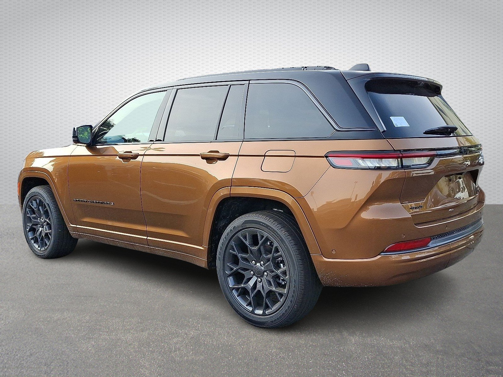 New 2026 Copper Shino Metallic Clear-Coat Exterior Paint Jeep Summit 4x4 image 3