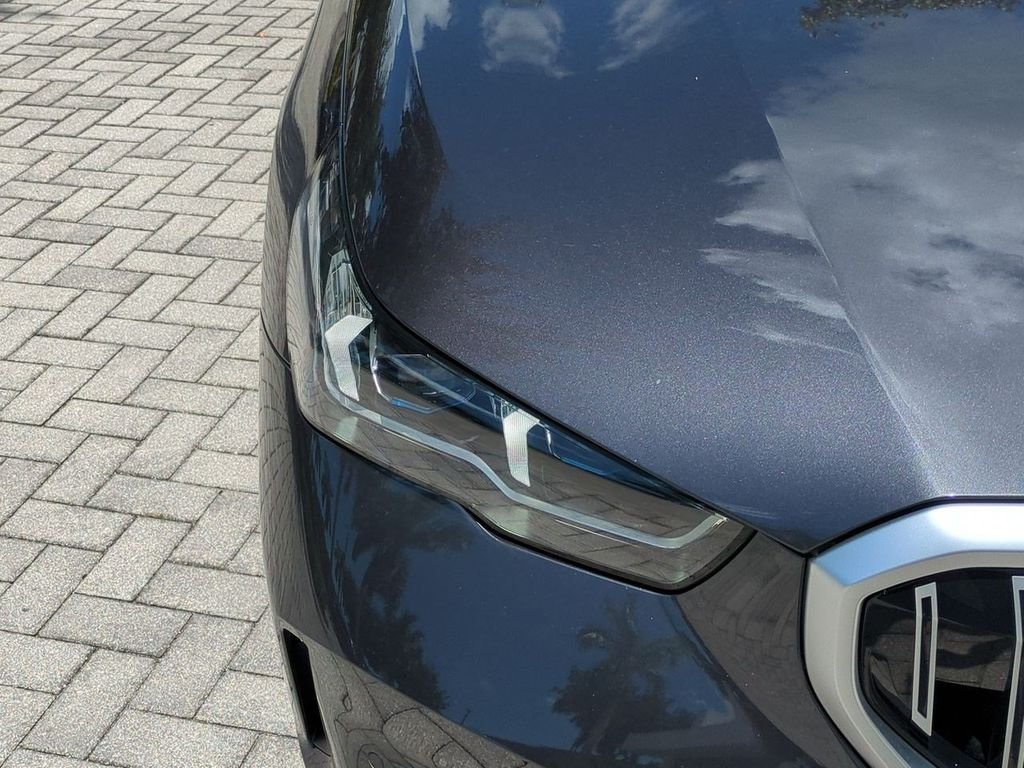 New 2027 Dark Graphite Metallic BMW 530i xDrive image 10