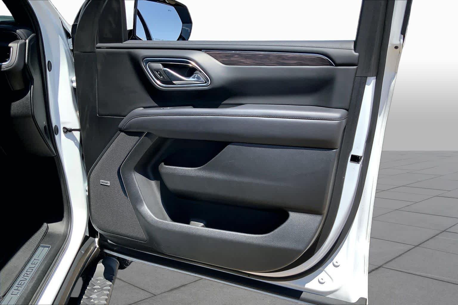Used 2024 Summit White Chevrolet Z71 image 22