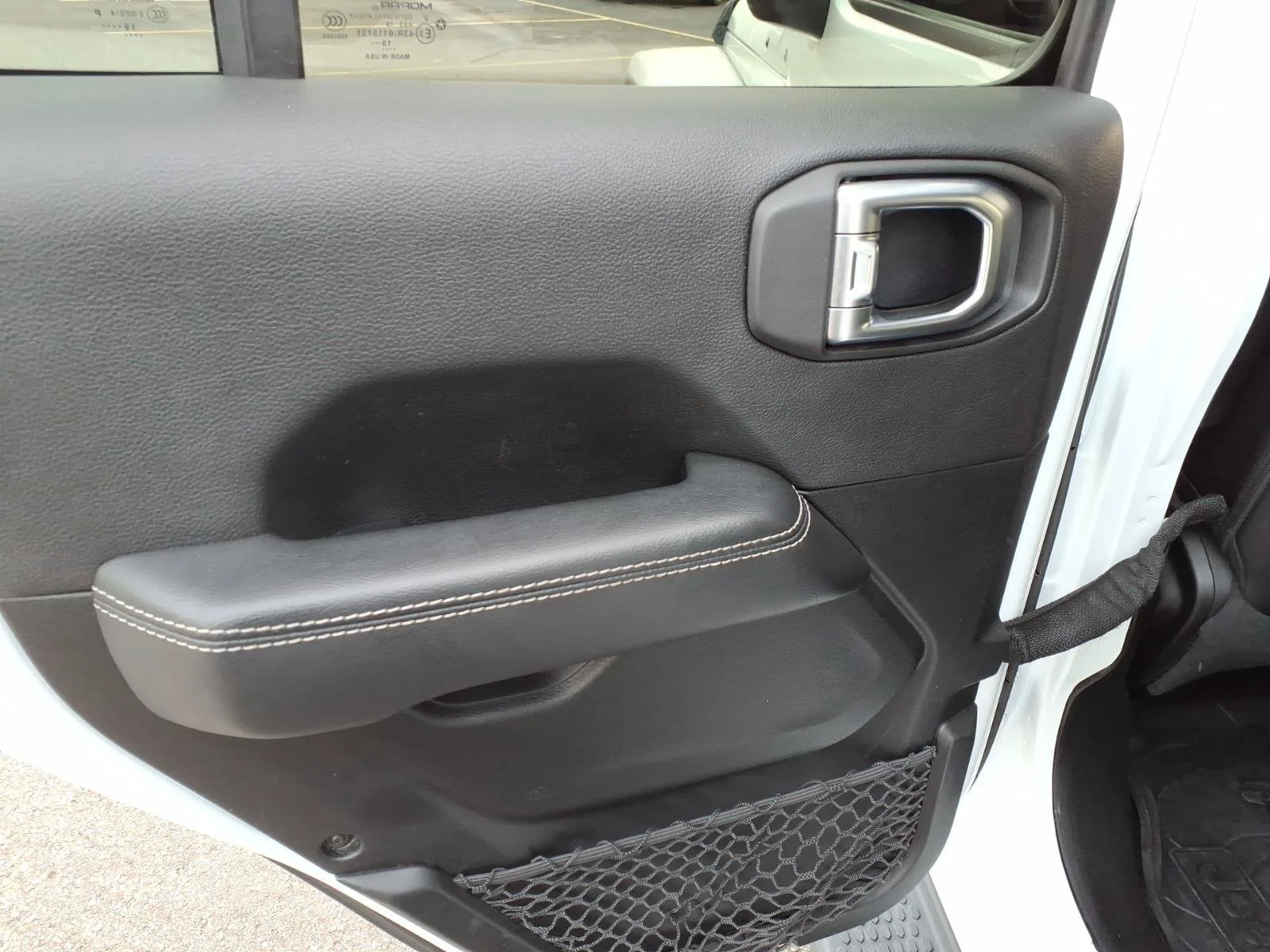 Used 2020 Bright White Clearcoat Jeep Sahara image 9