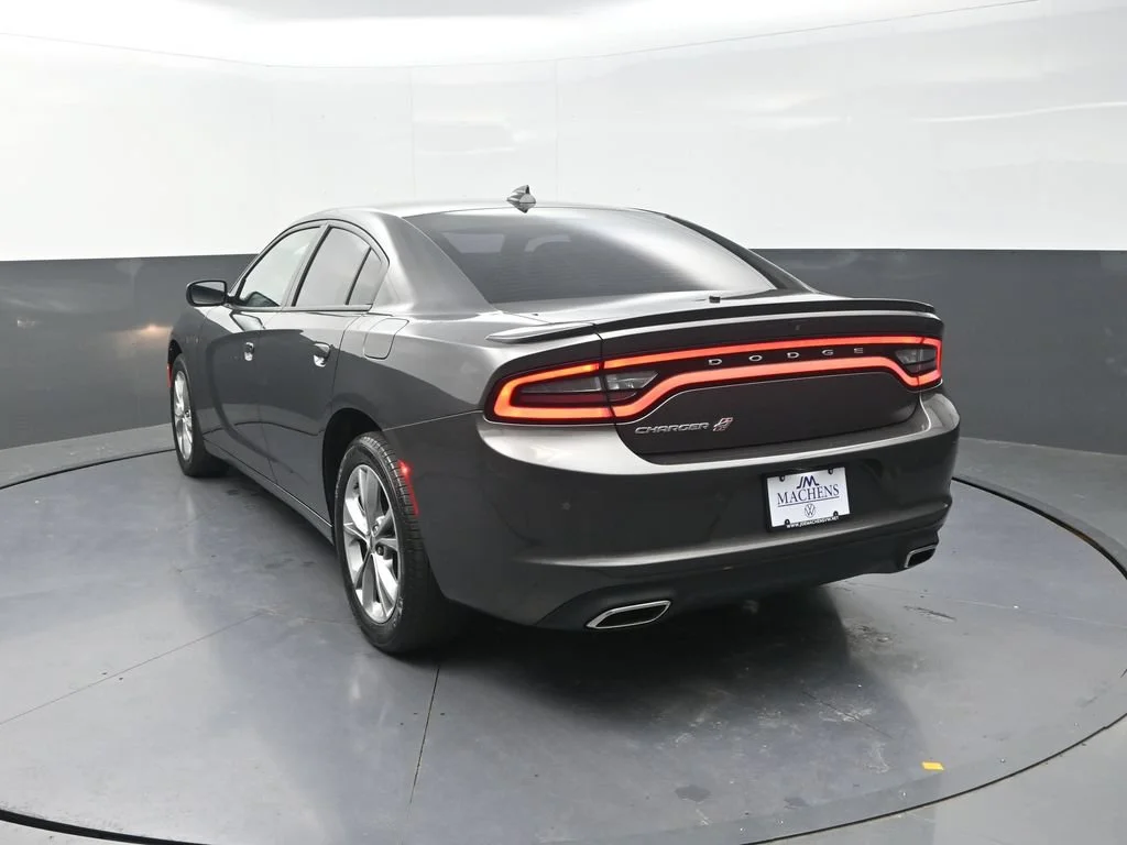 Used 2020 Gray Dodge SXT image 8
