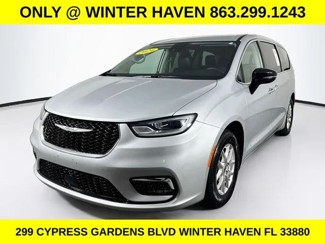 Used 2024 Silver Chrysler Touring L image 3