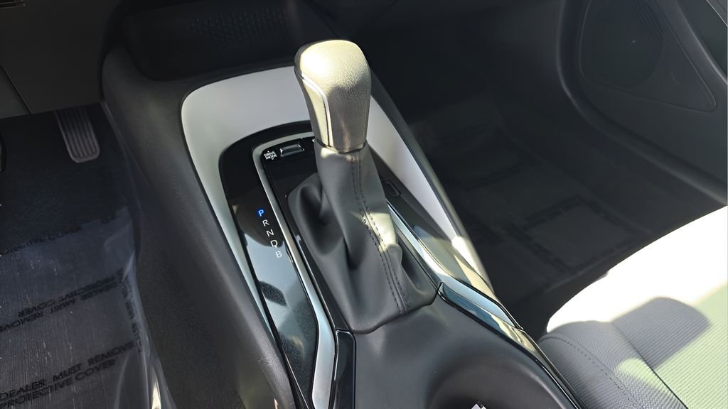 2025 Toyota Corolla SE - Photo 15