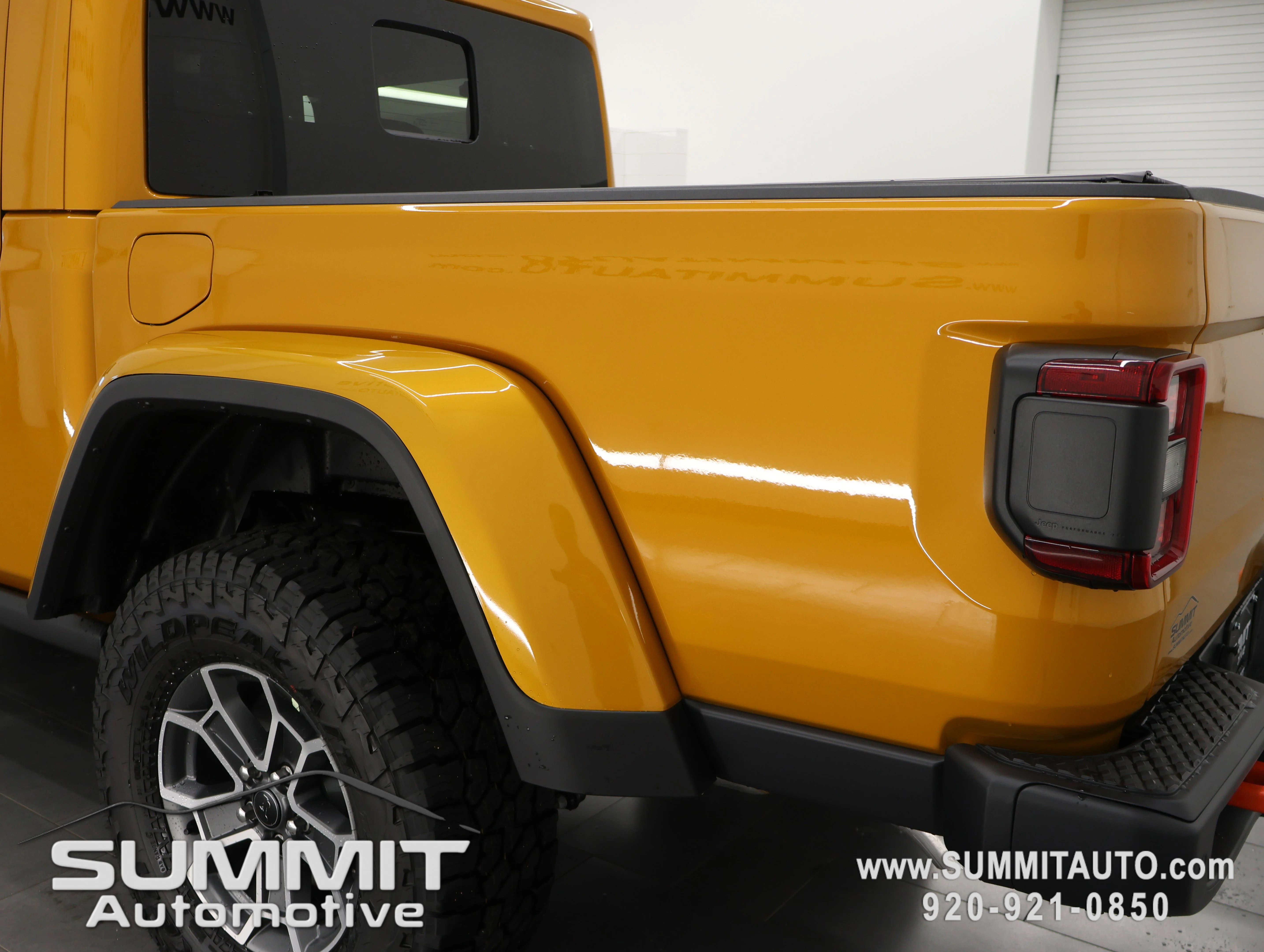 New 2026 Goldilocks Exterior Paint Jeep Mojave image 31