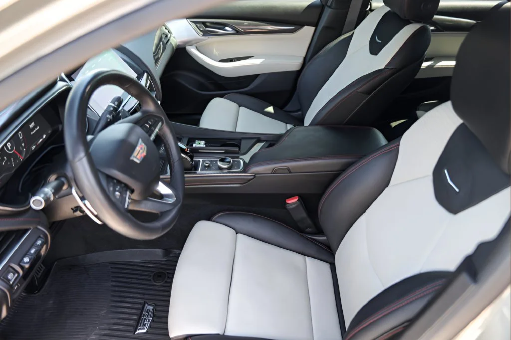 Used 2023 Silver Cadillac Sport image 9