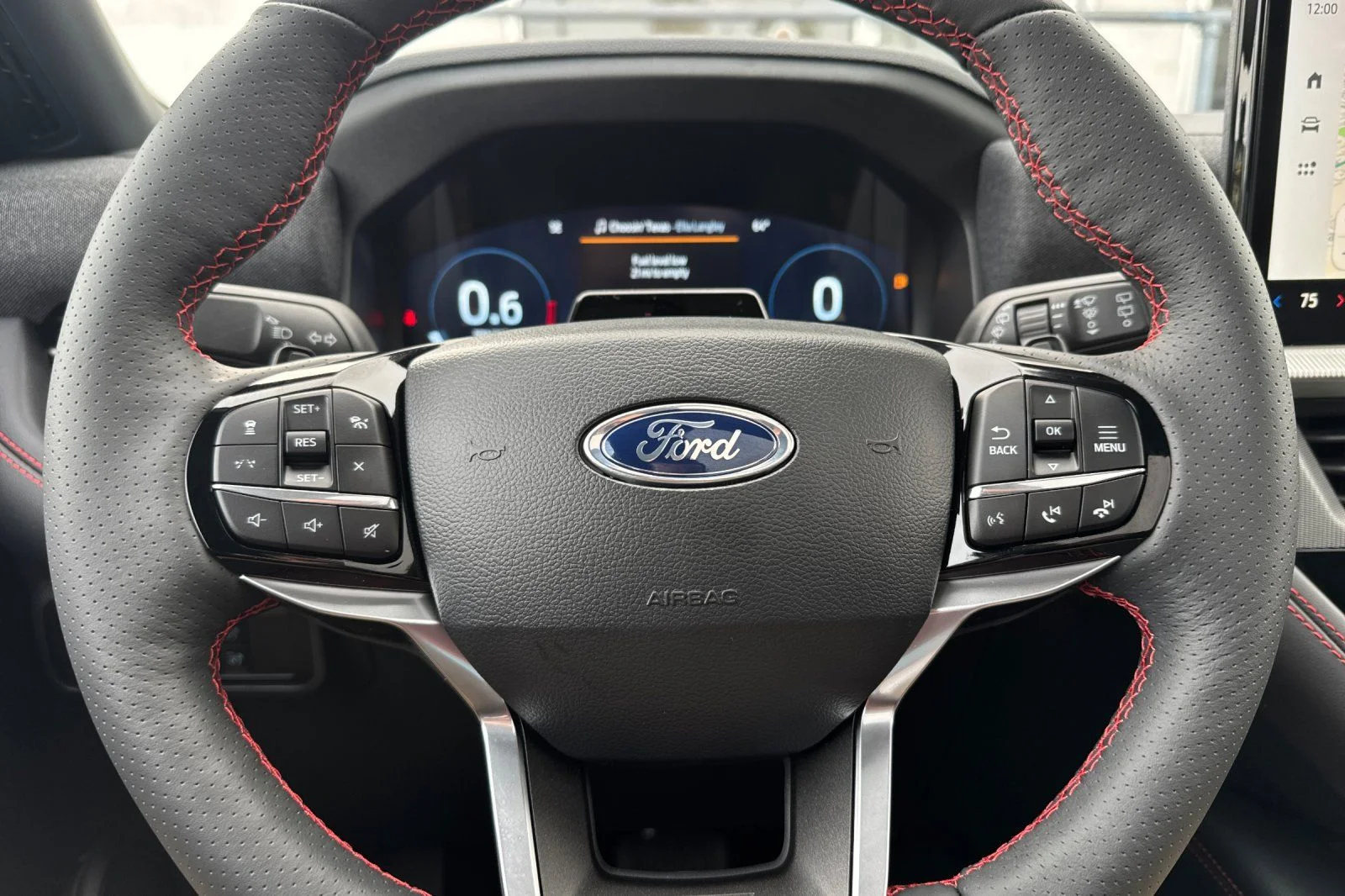 2026 Ford Explorer ST - Photo 29