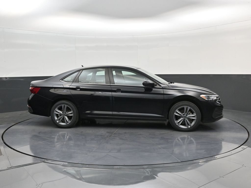 Used 2024 Black Volkswagen 1.5T SE image 9