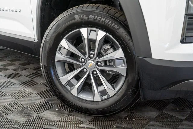New 2027 Summit White Chevrolet LT image 8