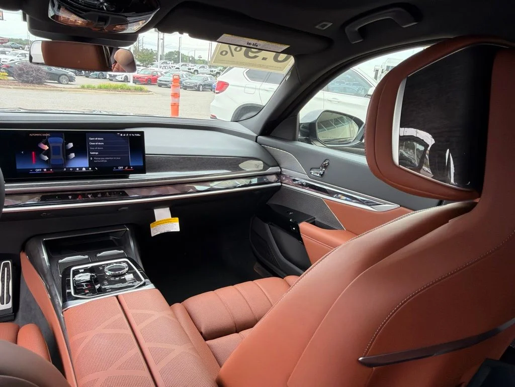 New 2026 Black Sapphire Metallic BMW 760i xDrive image 27