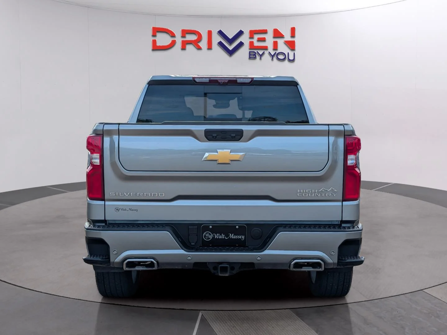 Used 2025 Sterling Gray Metallic Chevrolet High Country image 4
