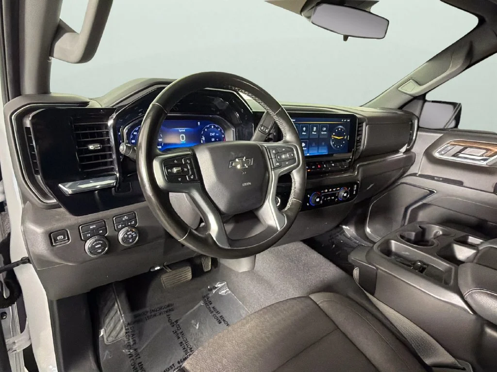 Used 2024 Summit White Chevrolet RST image 19