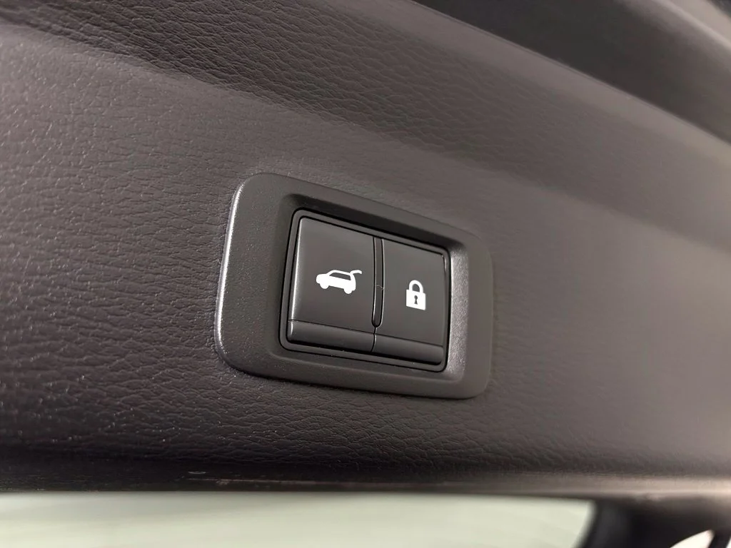 Used 2024 Gray Mitsubishi SE image 36