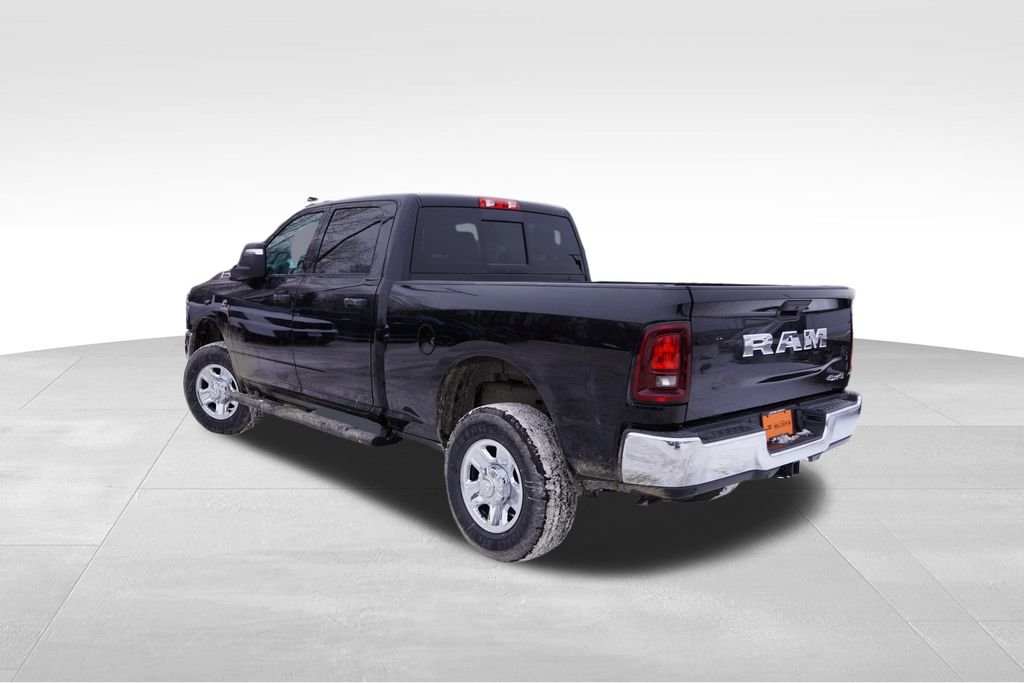 New 2026 Diamond Black Crystal Pearl-Coat Exterior Paint RAM Tradesman image 5