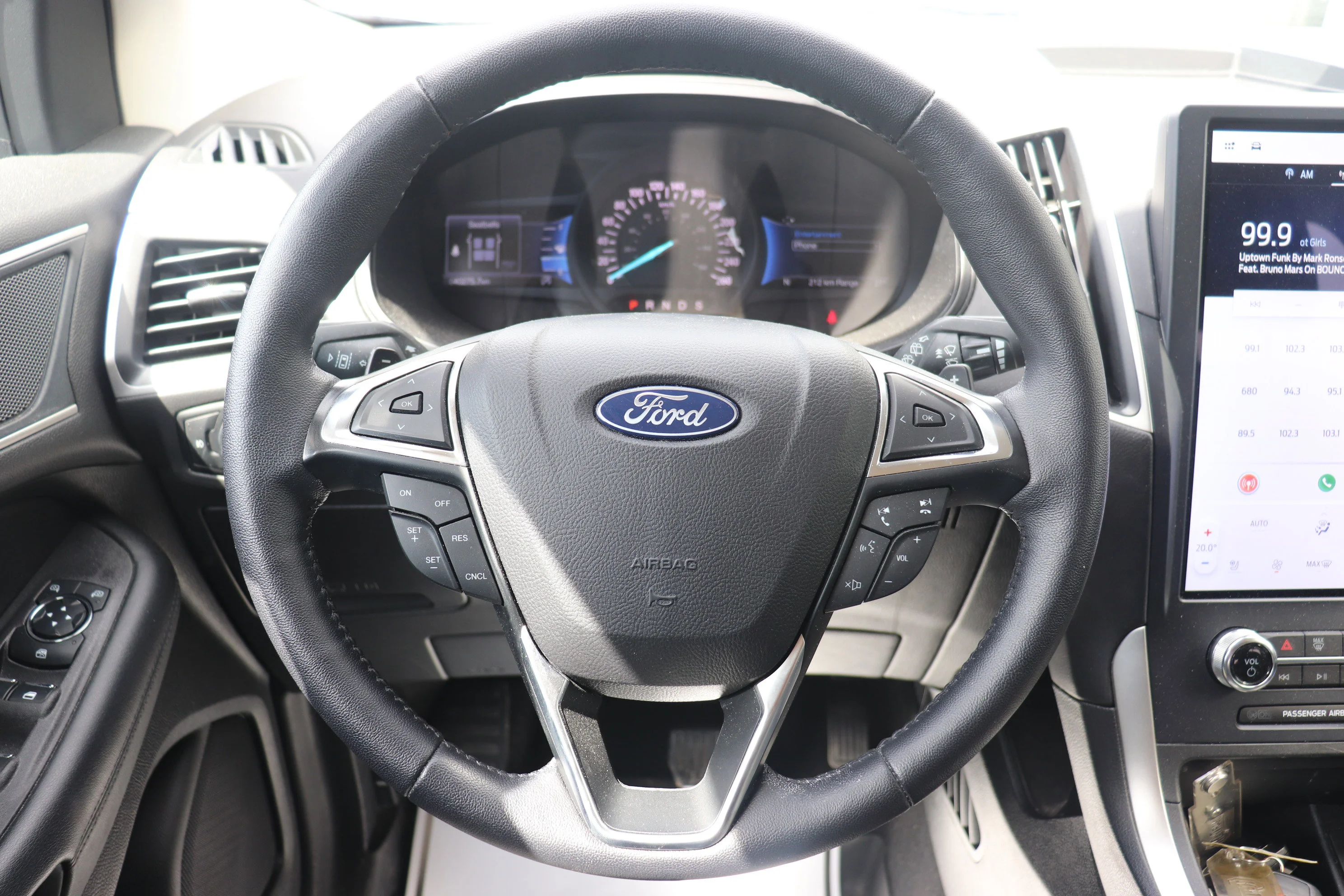 Certified Used 2023 Gray Ford SEL AWD image 15