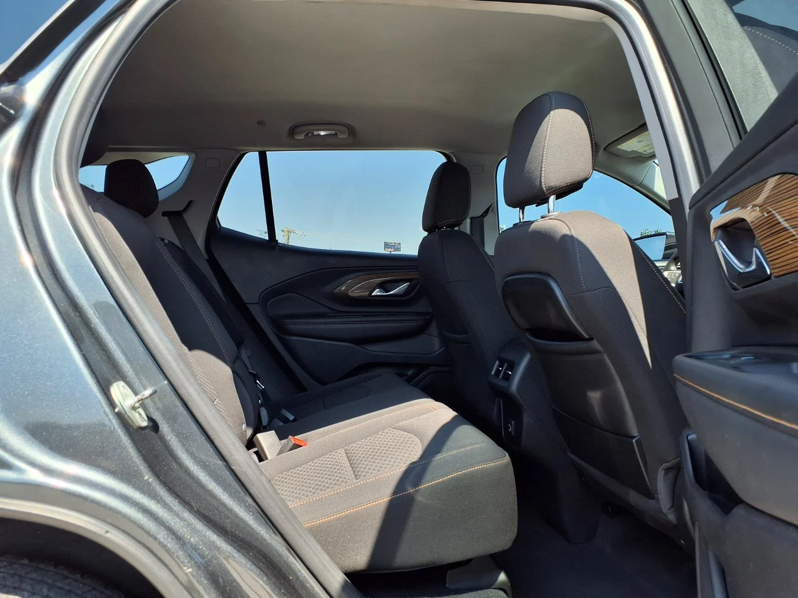 Used 2021 GRAPHITE GRAY METALLIC GMC SLE image 25