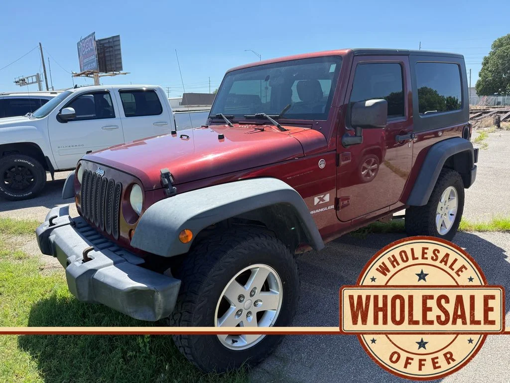 Used 2008  Jeep X image 1