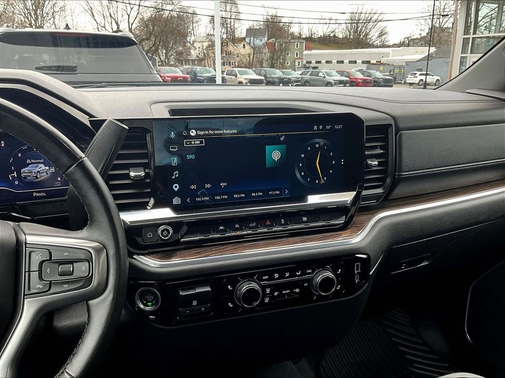 Used 2025 Gray Chevrolet LT image 18