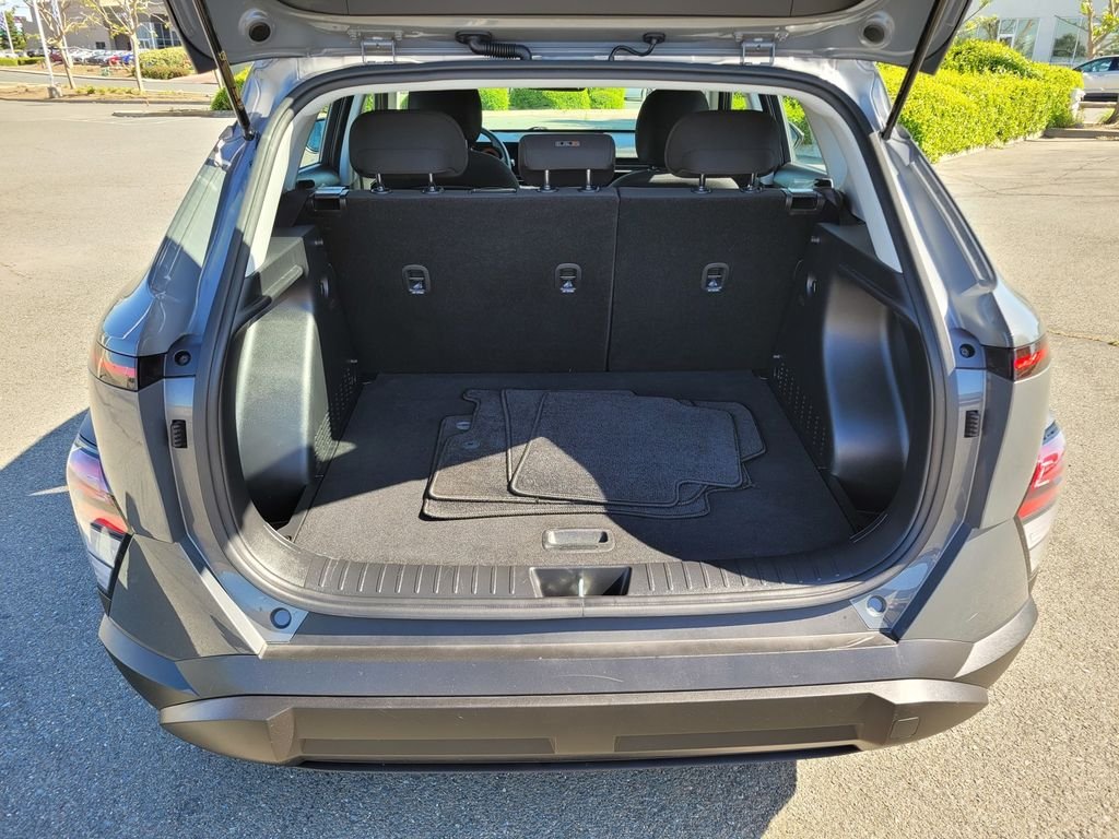 Used 2025 Gray Hyundai SE image 10