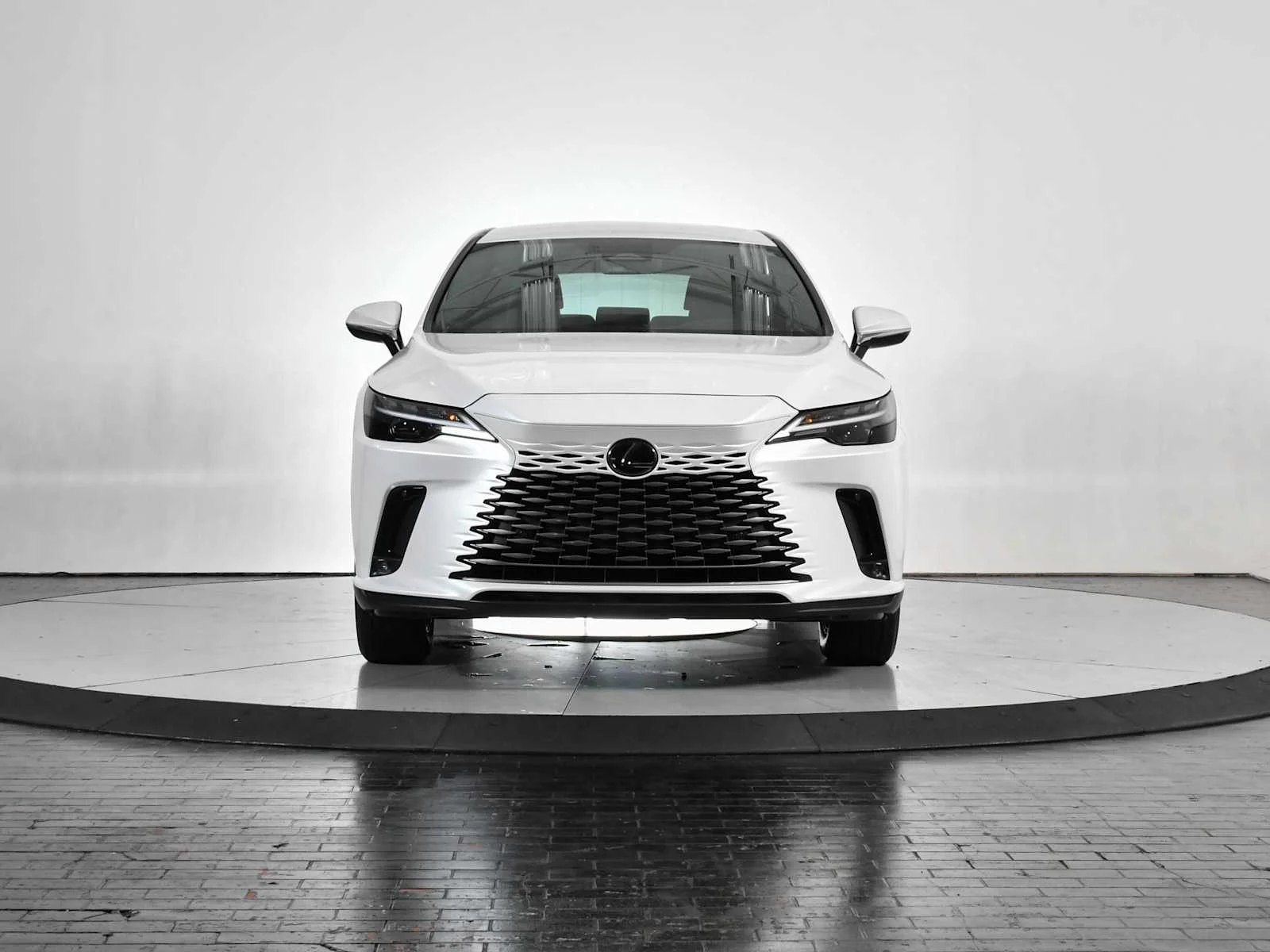 Used 2025 Eminent White Pearl Lexus  image 10