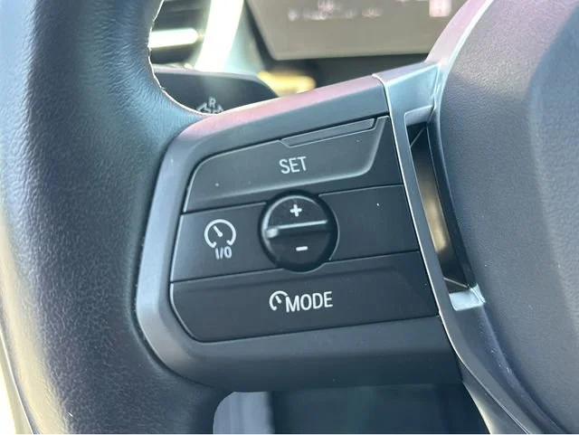 Used 2023 White BMW xDrive28i image 19