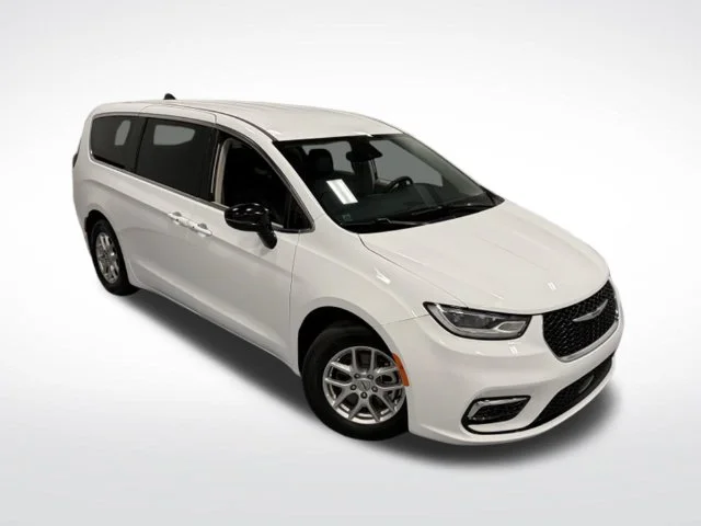 Used 2024 White Chrysler Touring L image 35