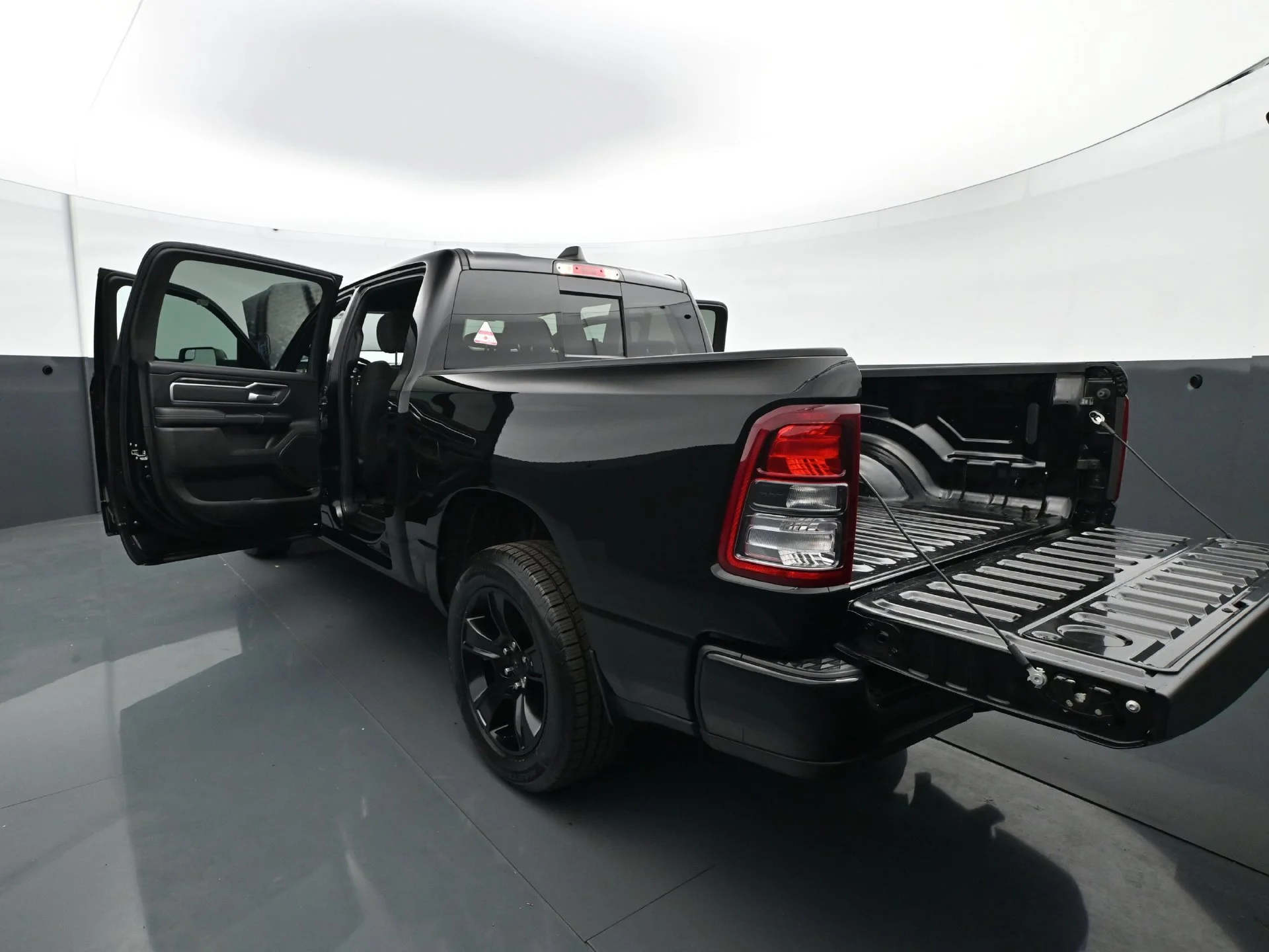 Used 2023 Diamond Black Crystal Pearlcoat Ram Big Horn/Lone Star image 34