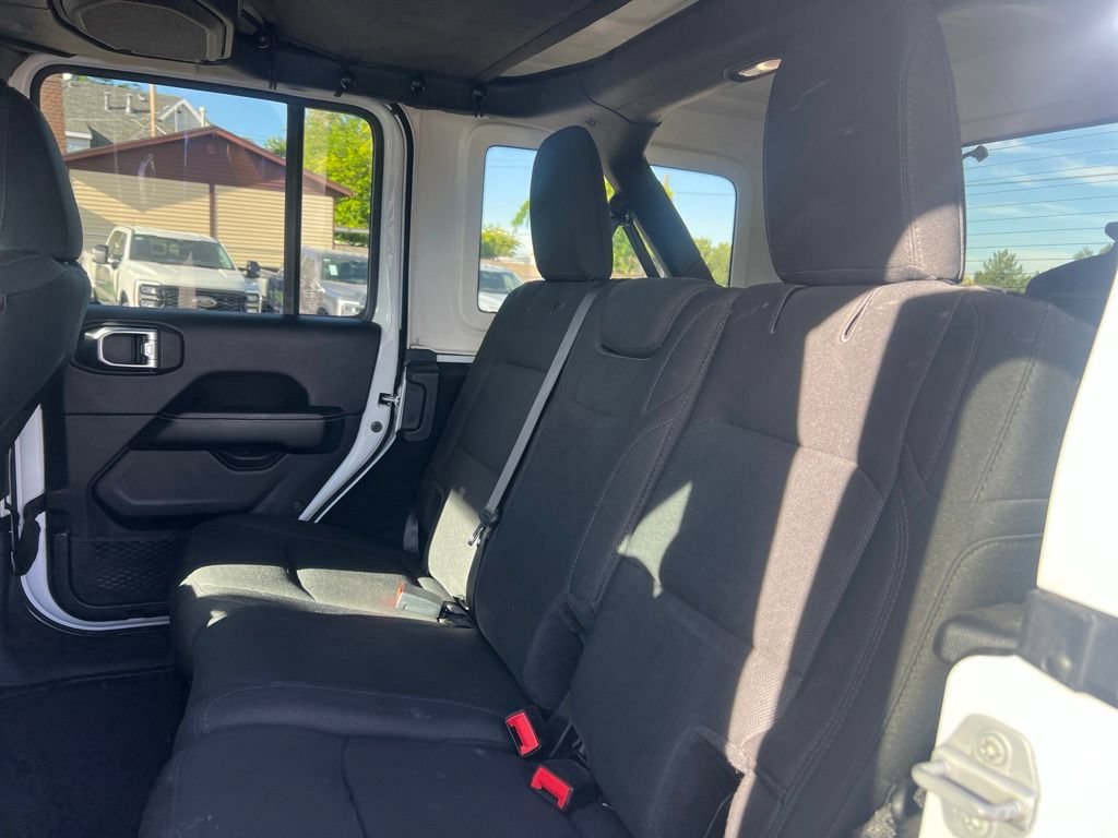 Used 2020 Bright White Clearcoat Jeep Unlimited Sahara image 17