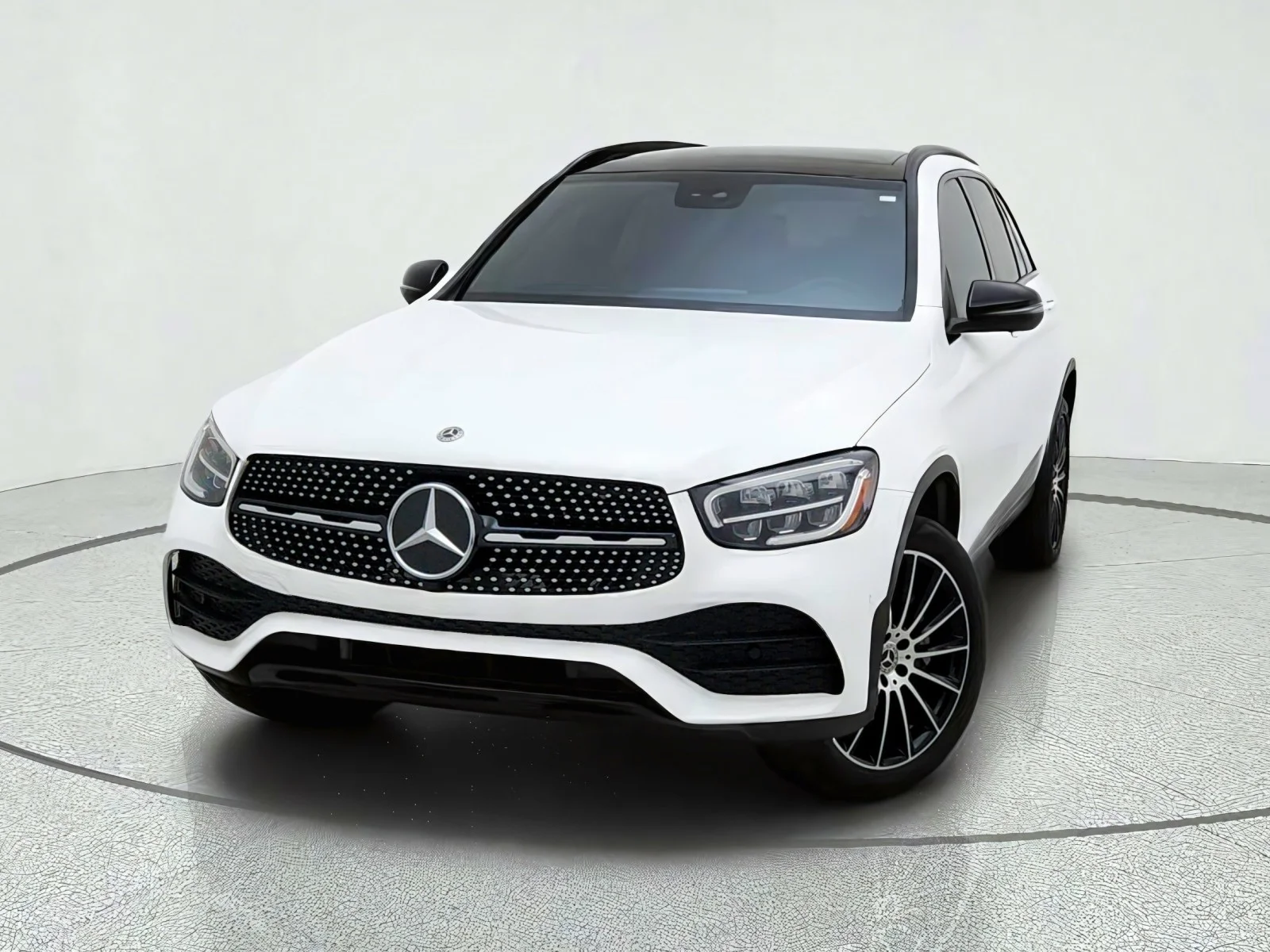 Certified Used 2022 Polar White Mercedes-Benz GLC 300 image 2
