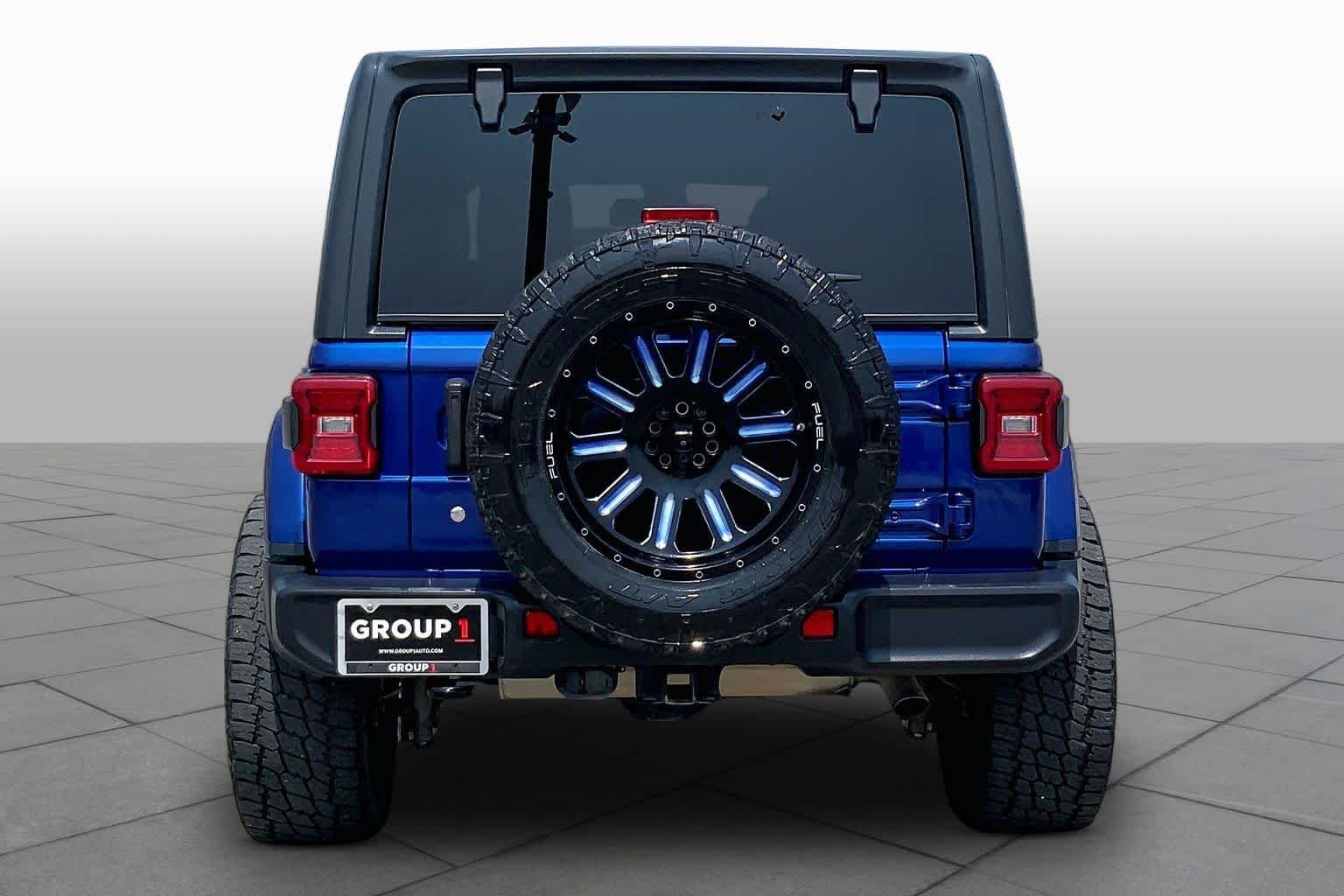 Used 2018 Ocean Blue Metallic Clearcoat Jeep Sahara image 5