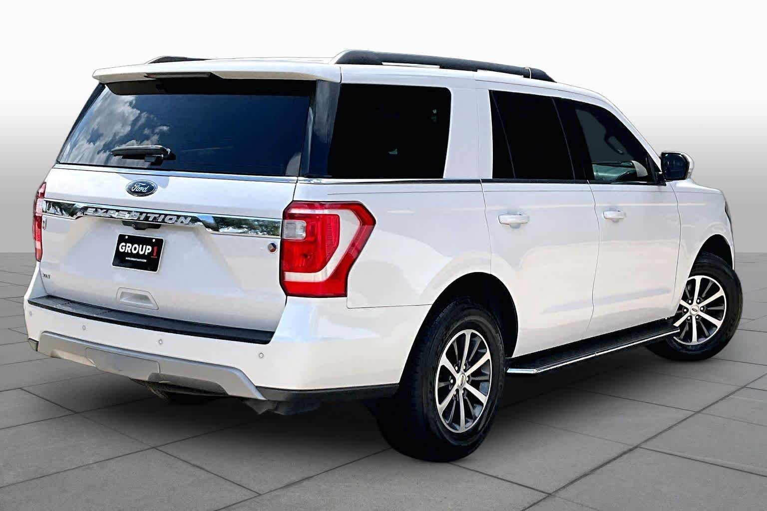 Used 2018 White Platinum Metallic Tri-Coat Ford XLT image 13