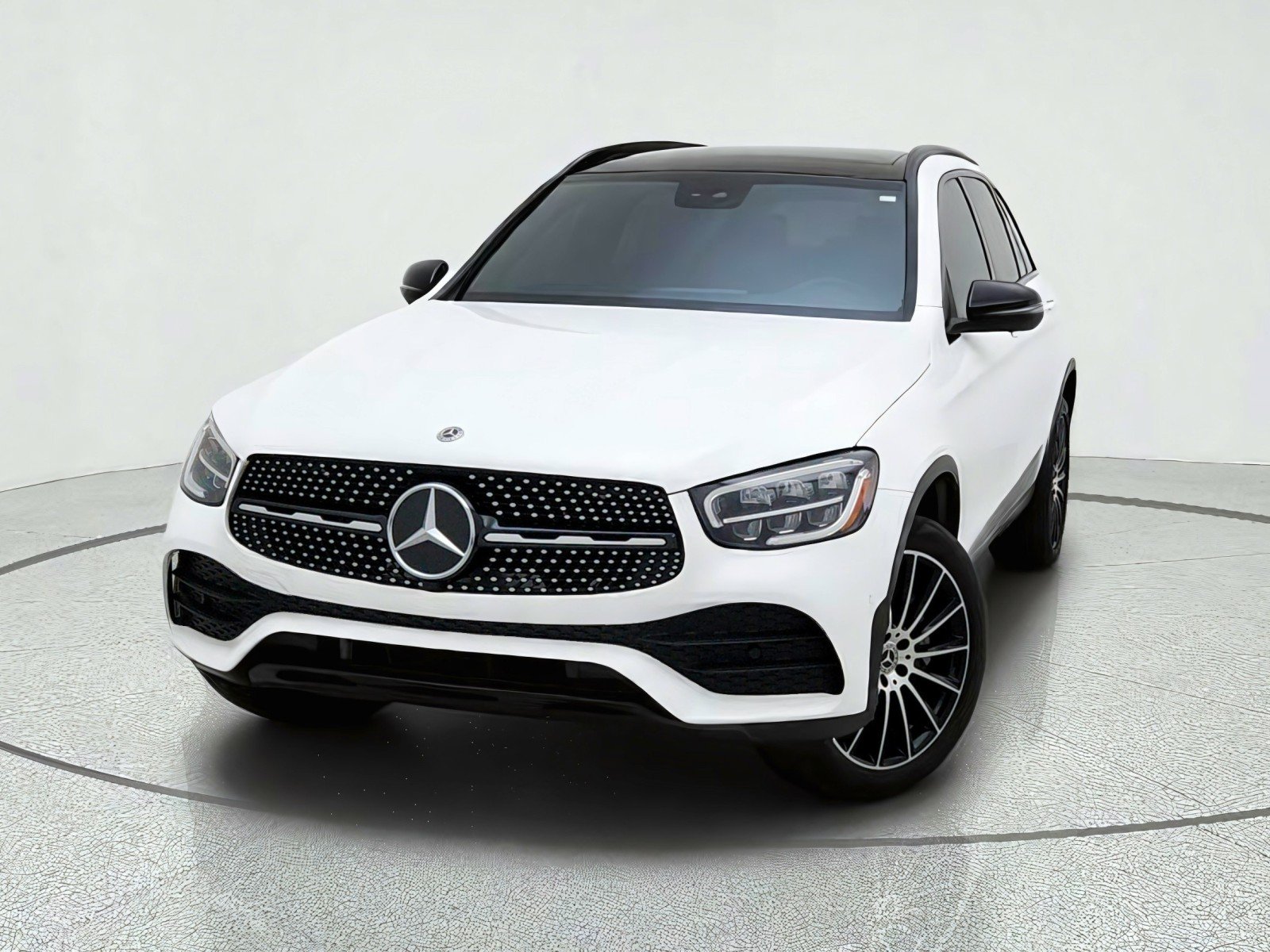 Certified Used 2022 Polar White Mercedes-Benz GLC 300 image 2