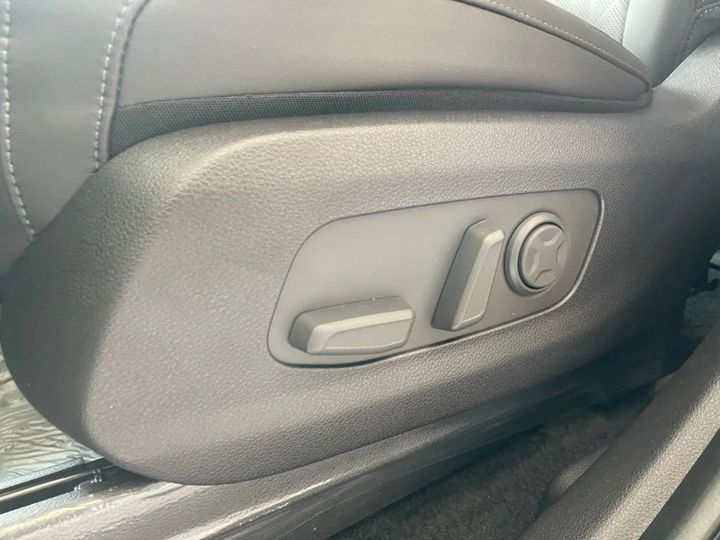New 2026 White Kia EX image 26