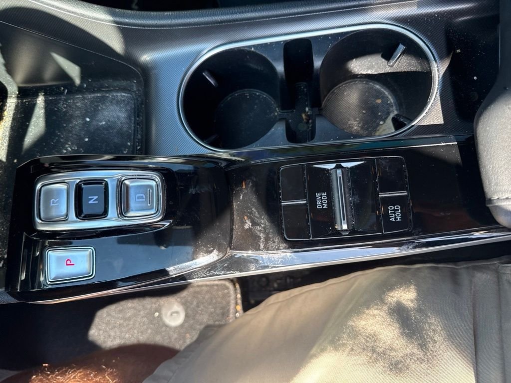 Used 2023 Silver Hyundai SEL image 32