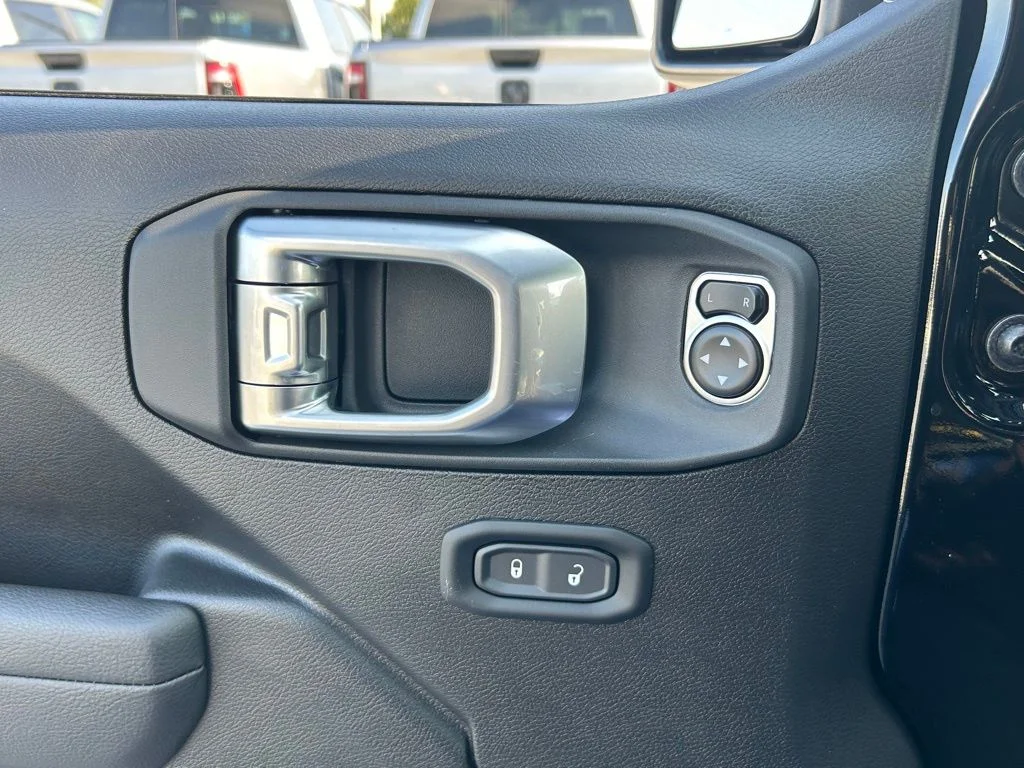 Used 2024 Black Jeep Rubicon image 34