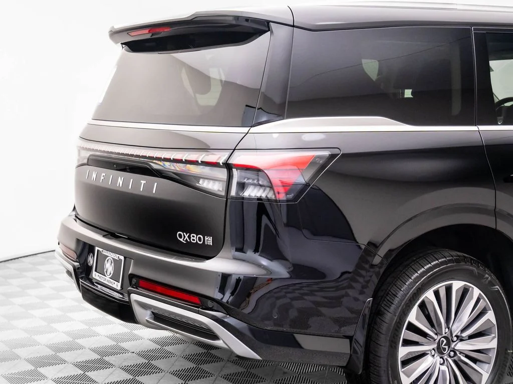 Used 2026 Black INFINITI LUXE image 33