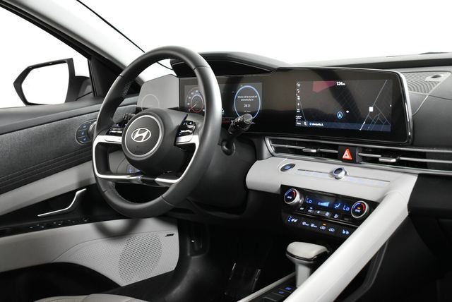 2025 Hyundai Elantra Limited - Photo 20