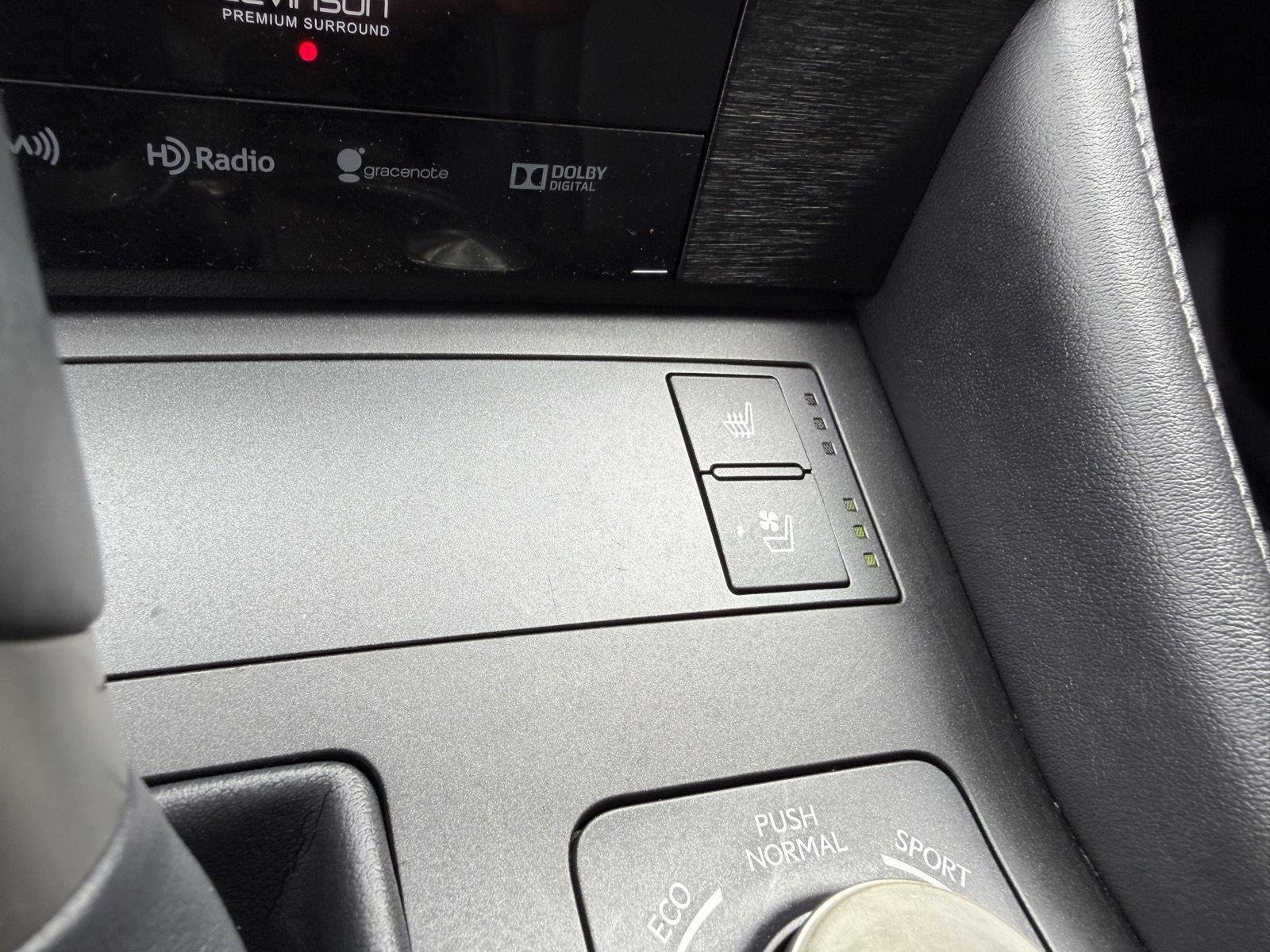Used 2015 Starfire Pearl Lexus RWD image 28