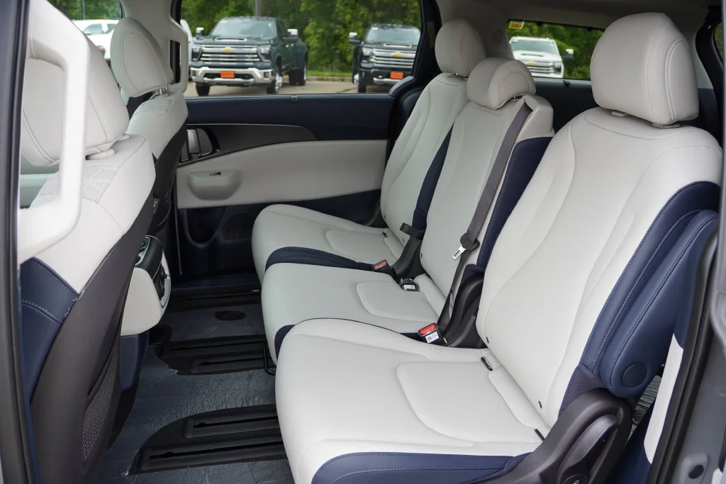 New 2027 Ceramic Silver Kia SX image 11