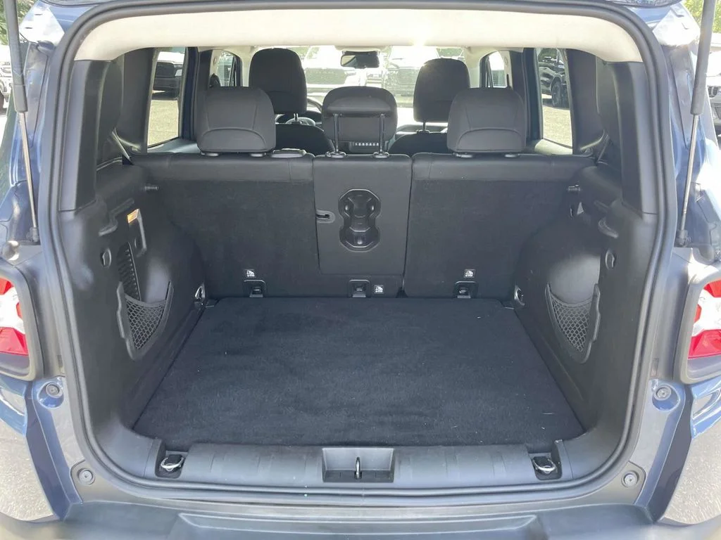 Used 2020 Blue Jeep Latitude image 39