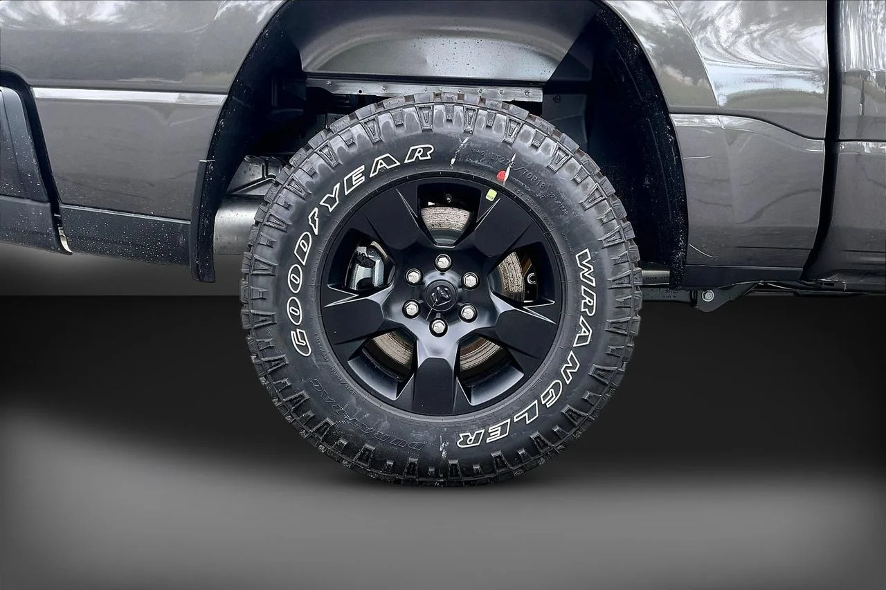 New 2026 Granite Crystal Metallic Clear-Coat Exterior Paint RAM Warlock image 33