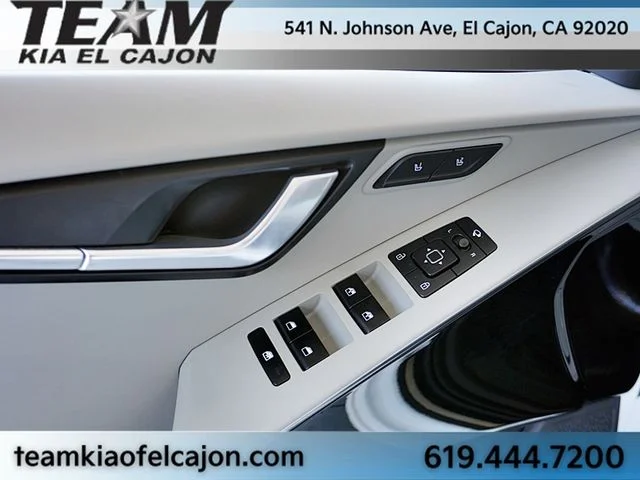 Certified Used 2023 White Kia Wave image 24