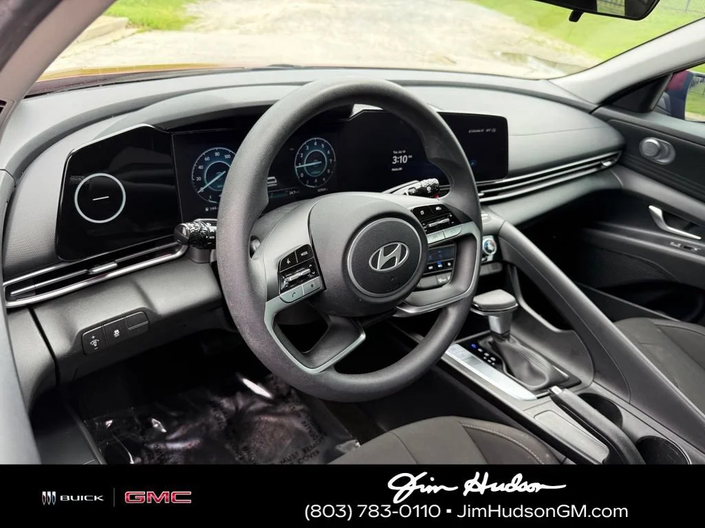 Used 2024 Red Hyundai SEL image 4