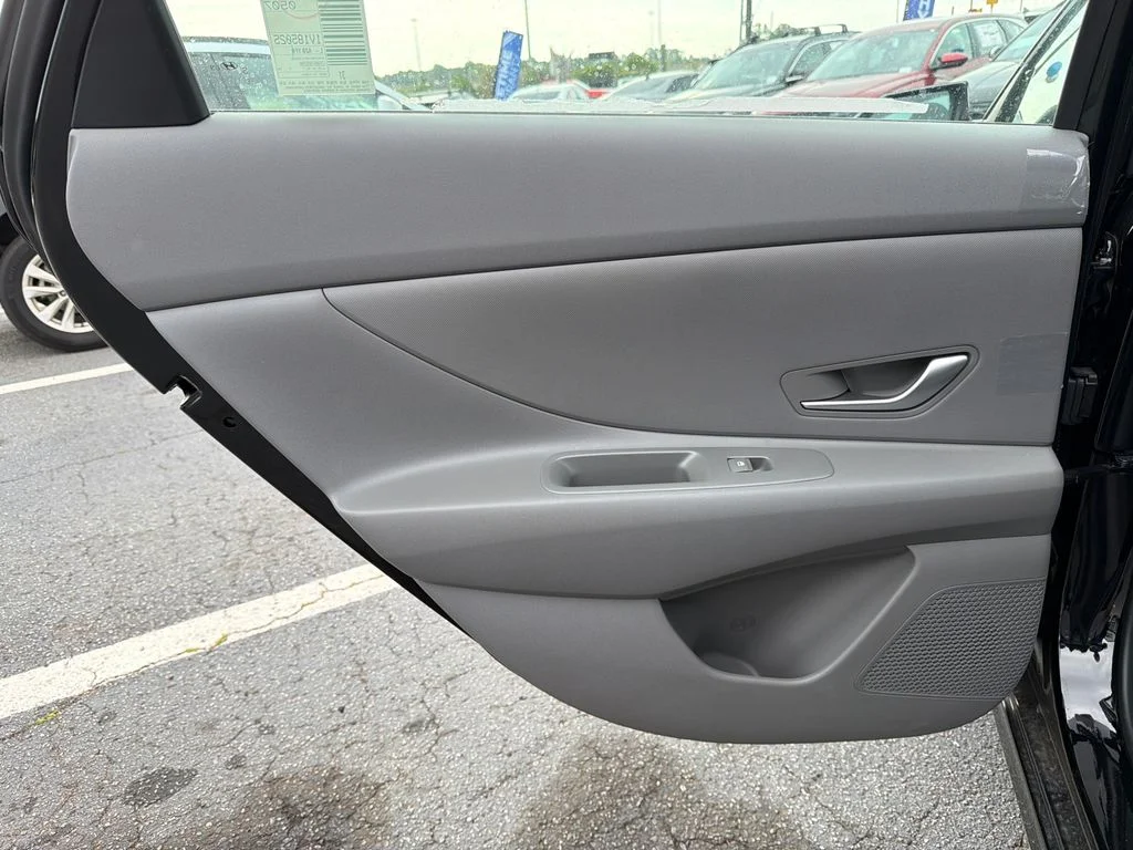Used 2026 Black Hyundai Blue image 21