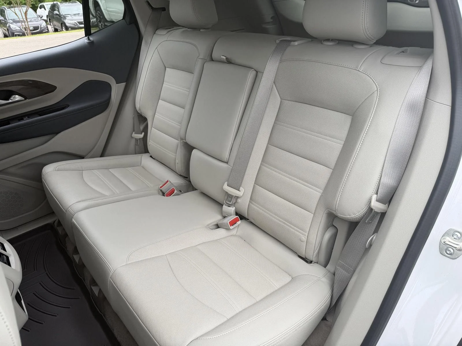 Used 2024 Summit White GMC Denali image 17