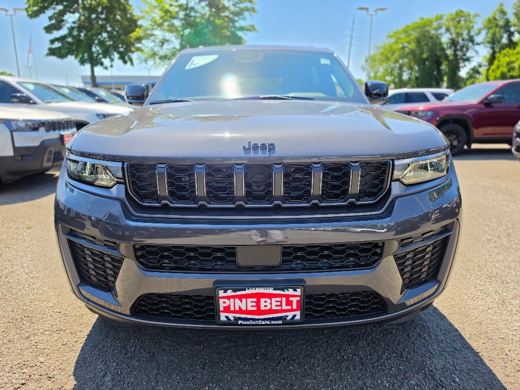 New 2026 Baltic Gray Metallic Clear-Coat Exterior Paint Jeep Altitude image 7