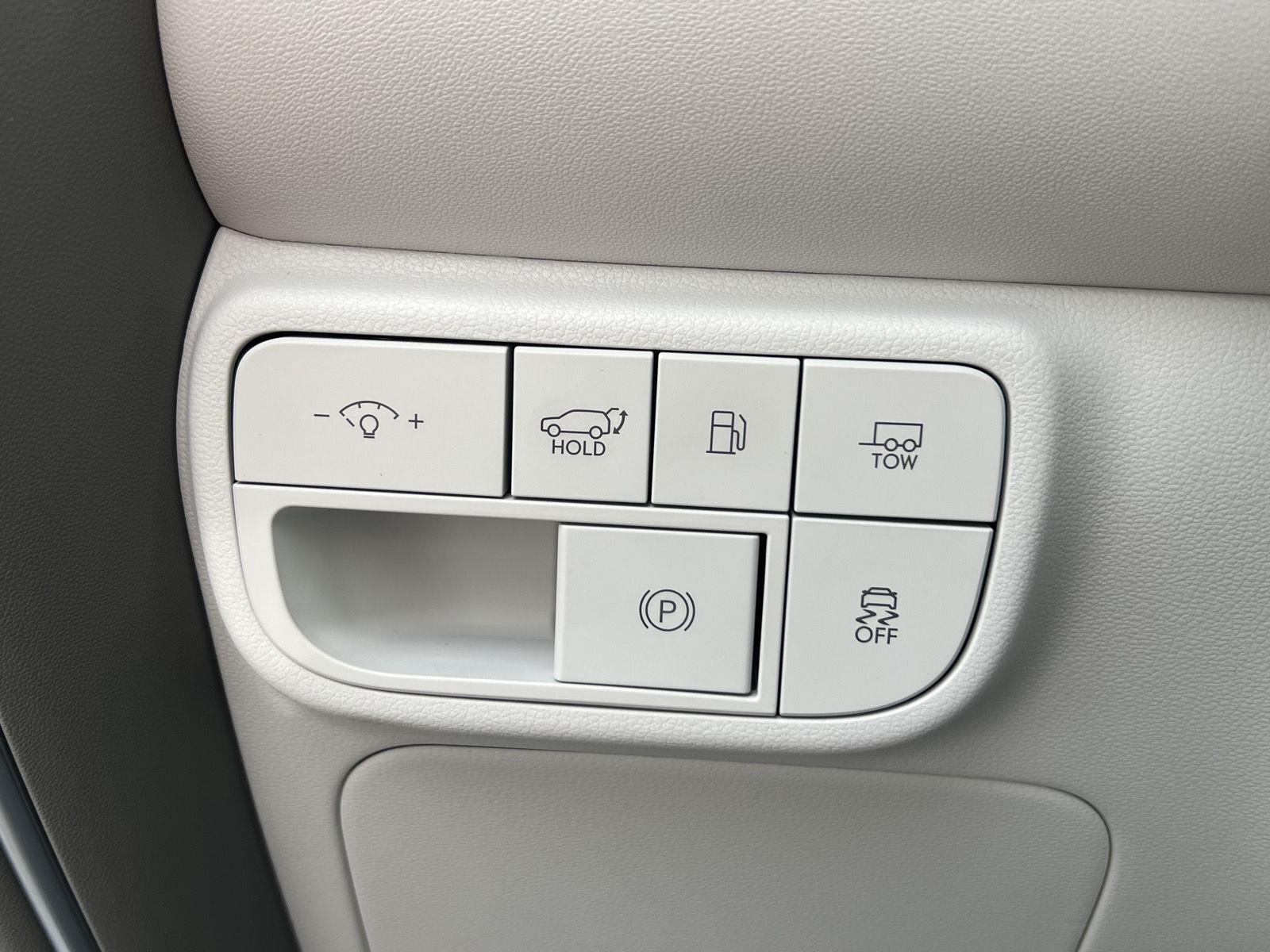 New 2026 Creamy White Pearl Hyundai SEL Premium 8P image 32