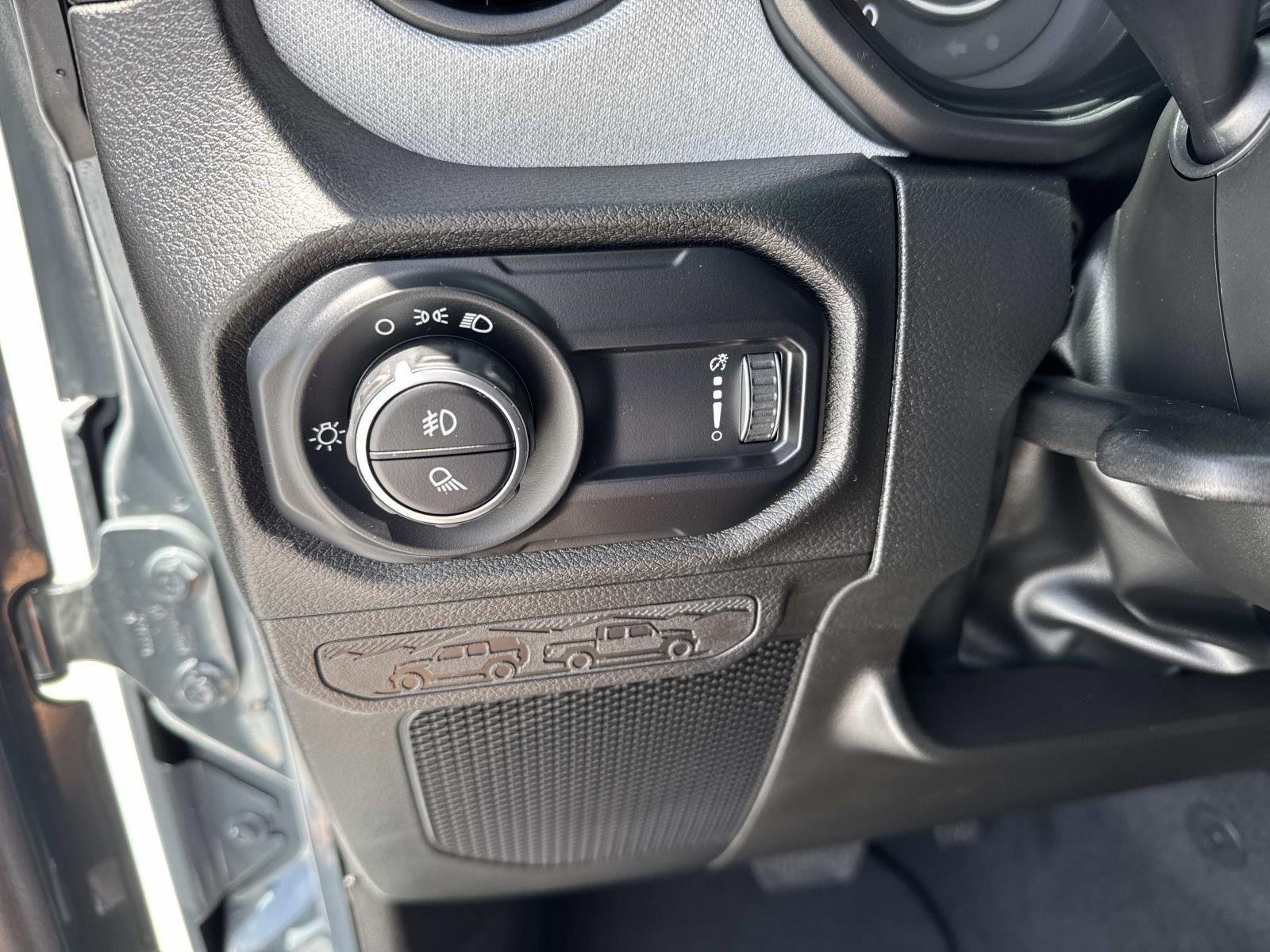 Used 2025 Anvil Clearcoat Jeep Nighthawk image 24