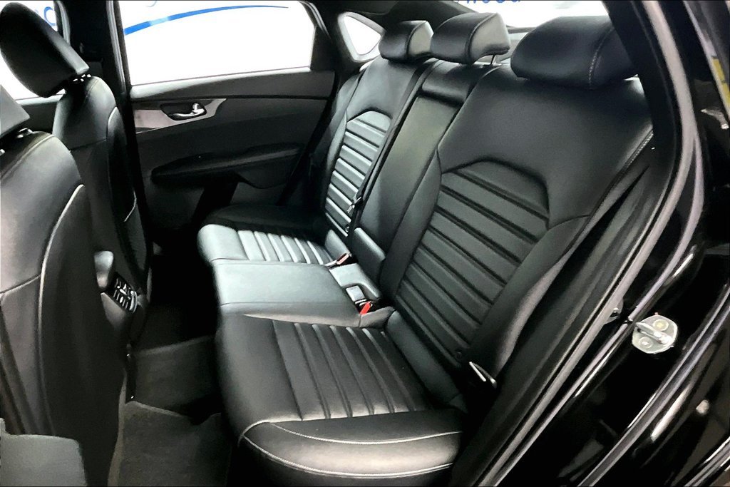 Used 2023 Black Kia GT-Line image 15