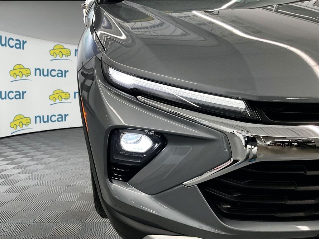 Used 2025 Sterling Gray Metallic Chevrolet LT image 30