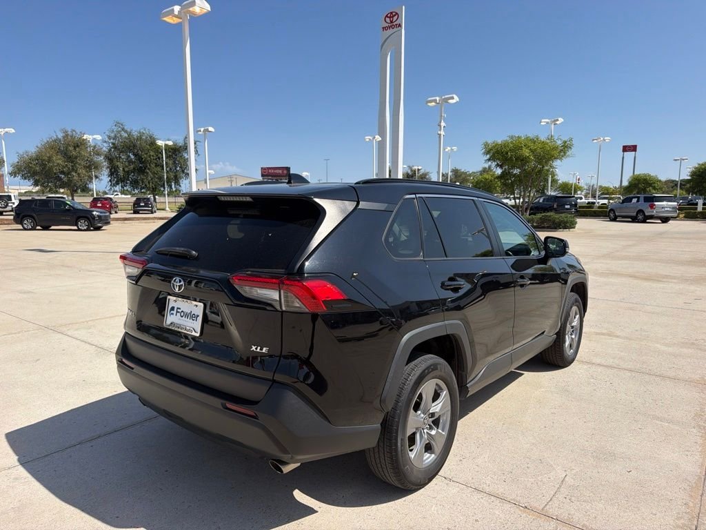 Used 2022 Black Toyota XLE image 5